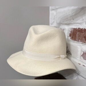 VTG Italian 100% Lana Hat Women’s Fashion Ivory/ Cream Sz 56 Fedora Style